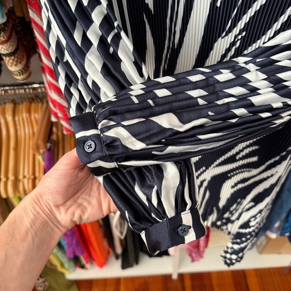 Banana Republic Petite Pleated Mini Dress Small Navy Zebra - Picture 6 of 9